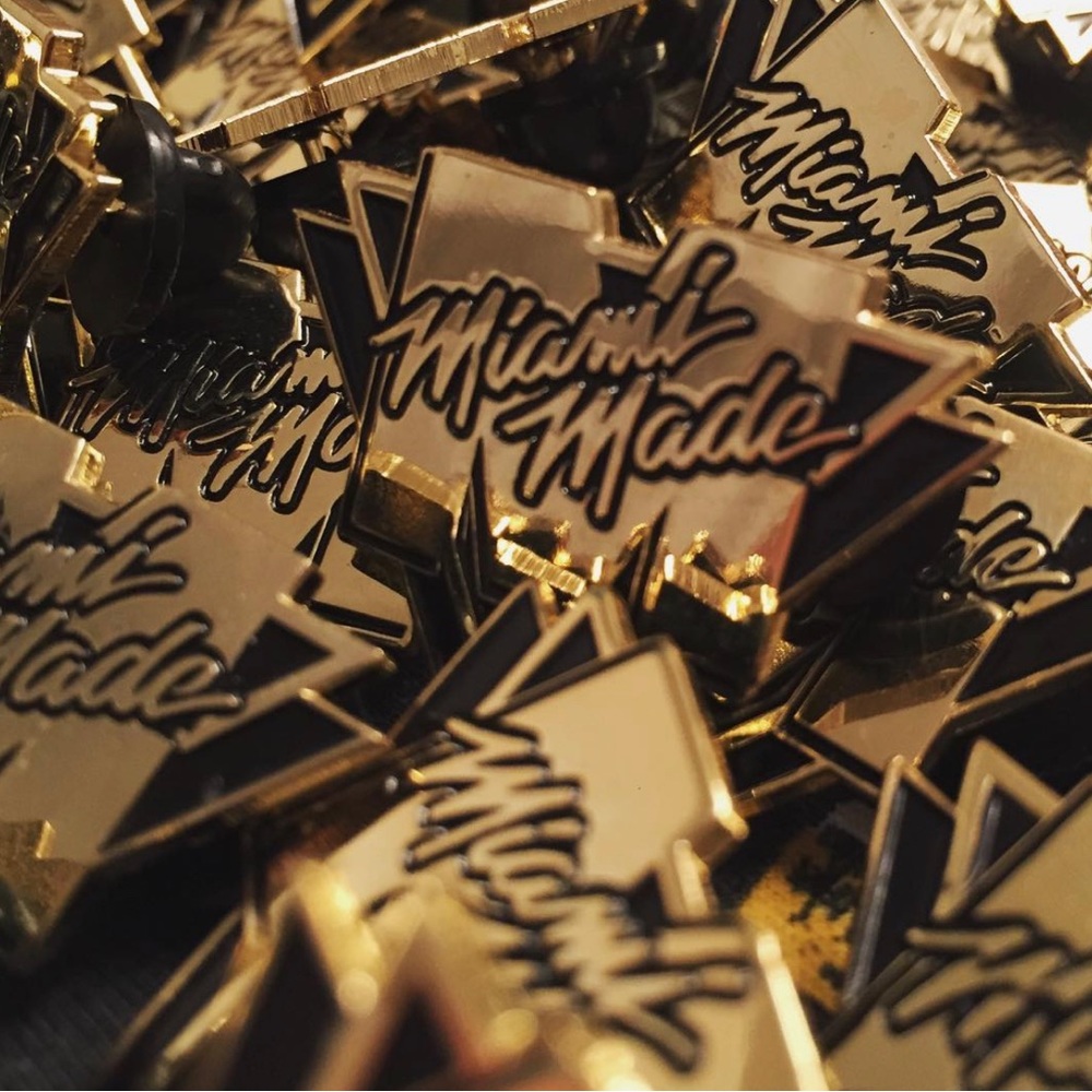 Miami Jacket Pin